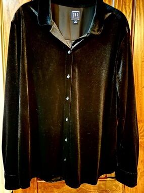 GAP Black Velvet Button-Front Long Sleeve Shirt